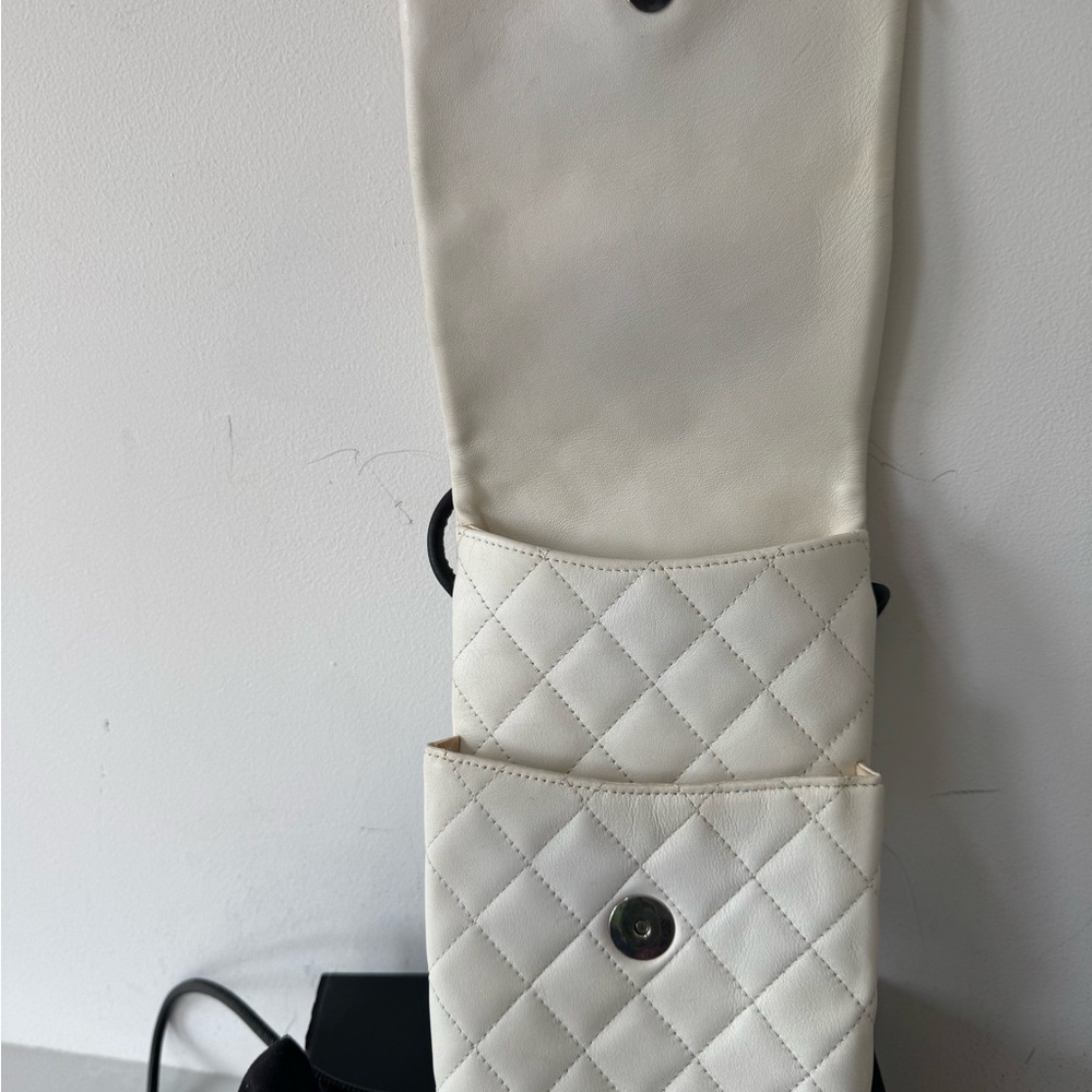 Chanel
Ligne Cambon Phone Crossbody Bag box and dustbag vintage - Picture 4 of 16